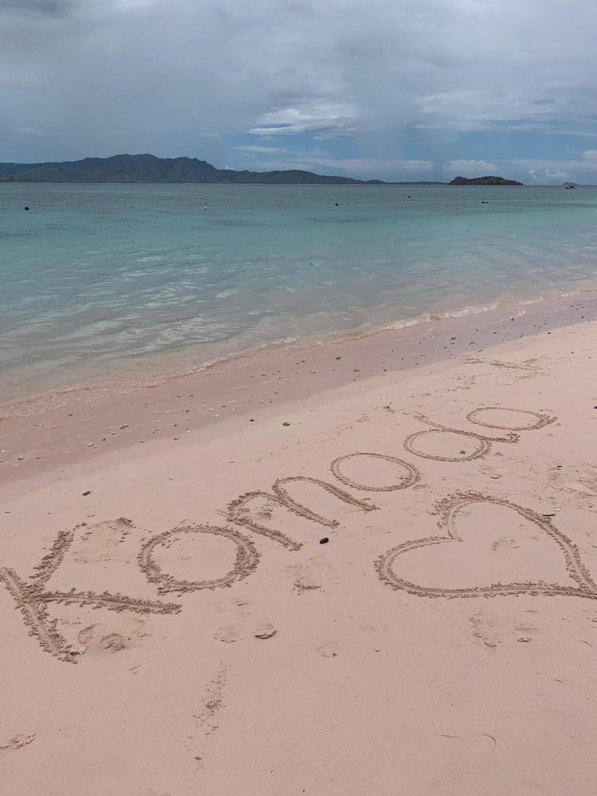 Ora Komodo Home Stay Exterior foto